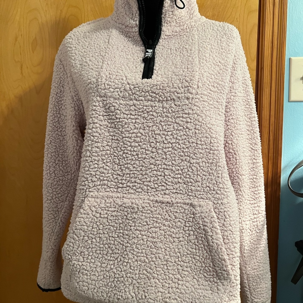Victoria Secret Pink Sherpa size small. Pink and black